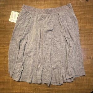 🆕 ✨ LuLaRoe Gray Pleated Skirt ✨ 🆕